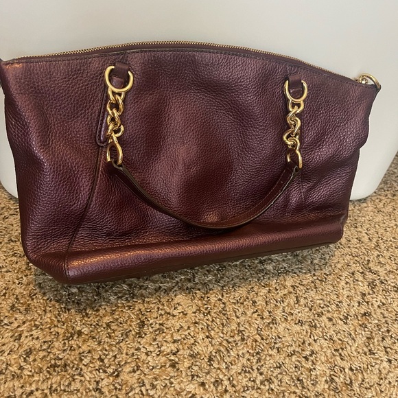 Coach burgundy purse hand bag with shoulder straps included - Picture 2 of 10